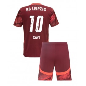 RB Leipzig Xavi Simons #10 Borte skjorte til barn 2024-25 Kortermet (+ korte bukser)